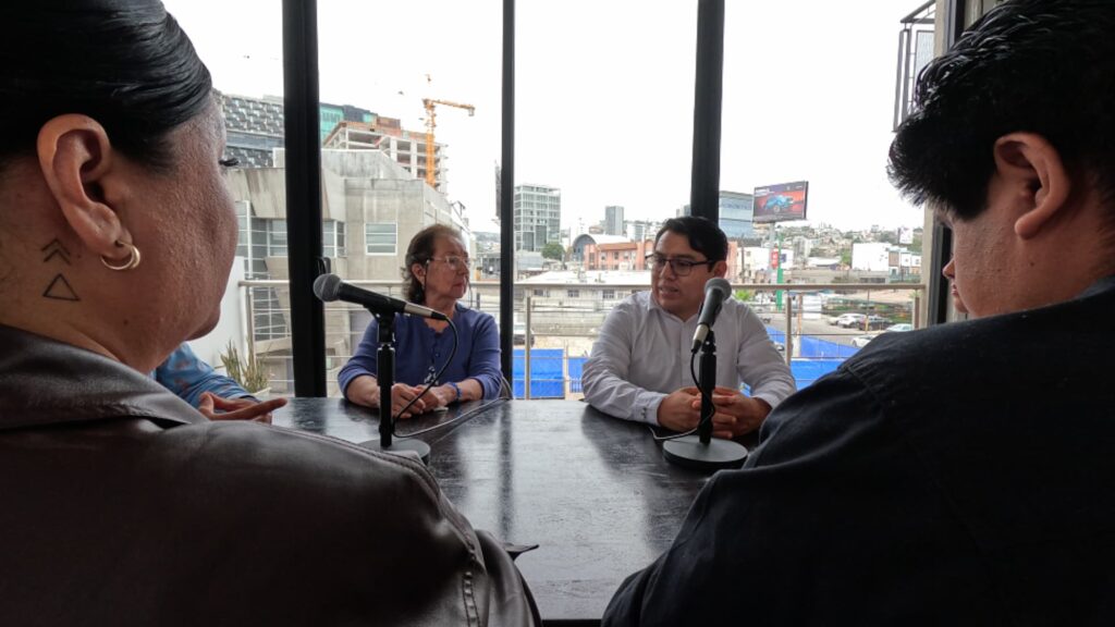 Podcast de mesa redonda estudio de podcast en zona rio tijuana